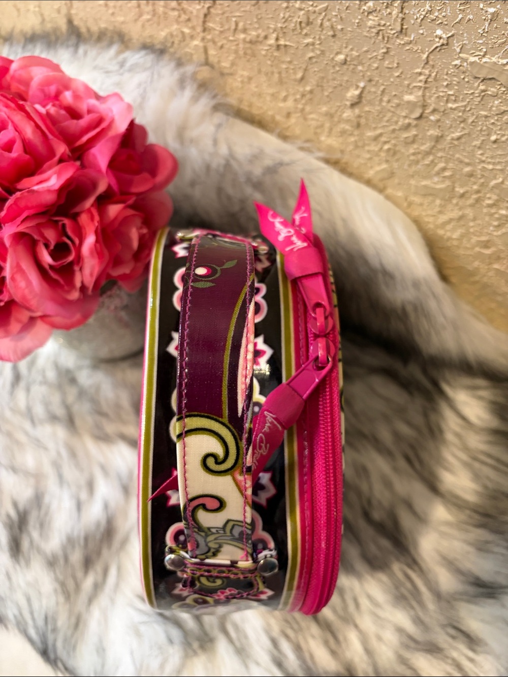 Vera Bradley Round Paisley Cosmetic Case in Pink and Green - Picture 9 of 9